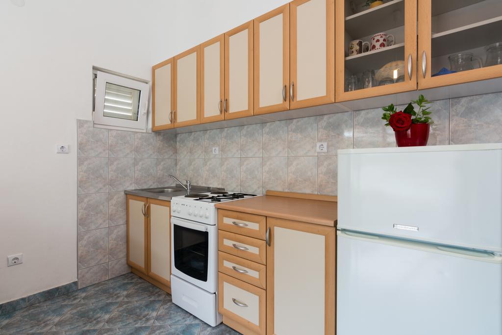 Apartments Mirko Vinišće Rum bild